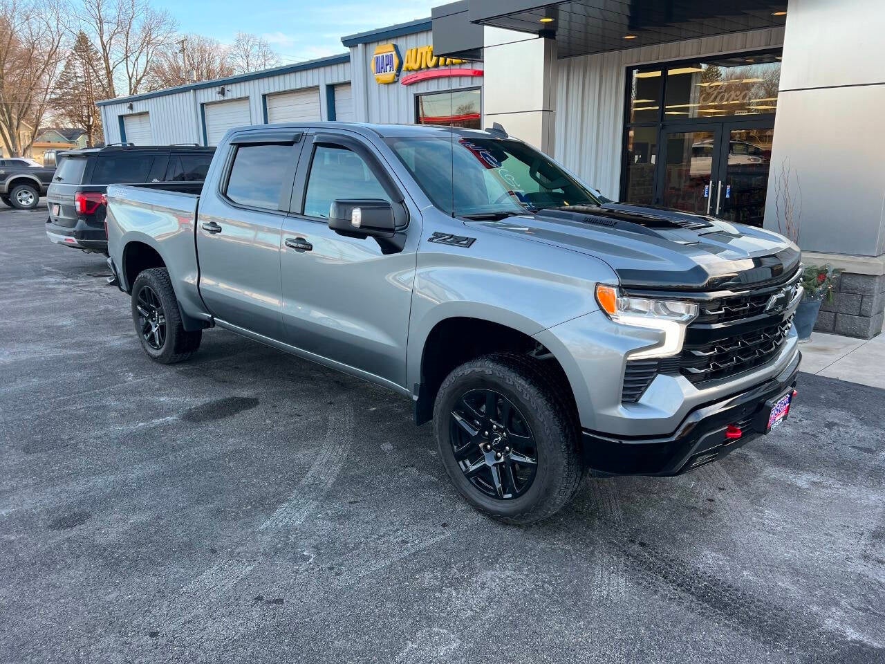 2024 Chevrolet Silverado 1500 LT Trail Boss 4x4 4dr Crew Cab 5.8 ft. SB
